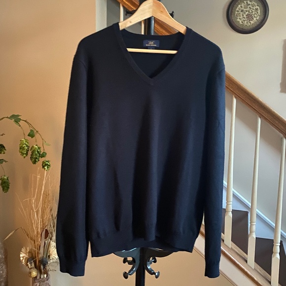 346 Brooks Brothers Men's Black Merino Wool V-Neck Sweater Size Large - Picture 11 of 11